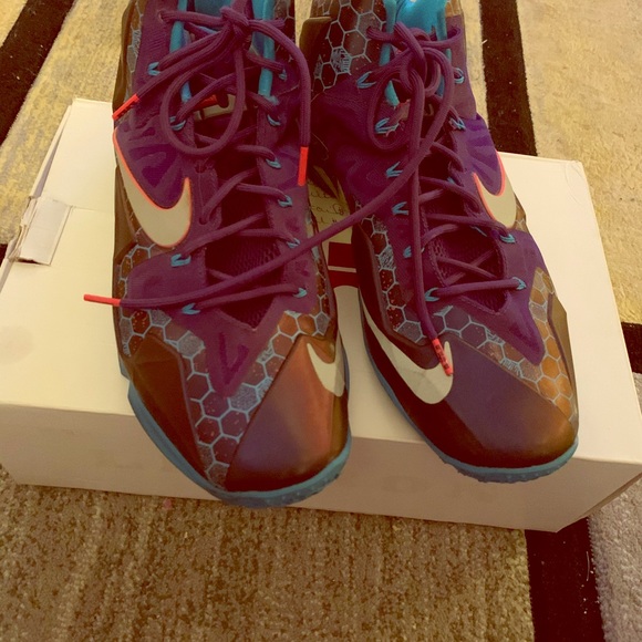 nike uptempo supreme